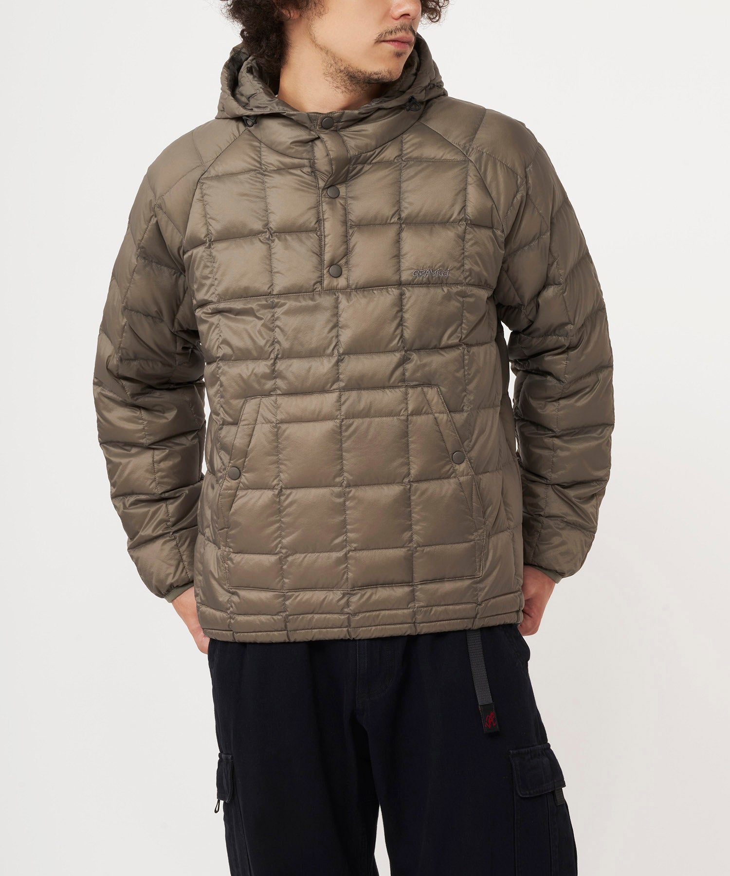 [GRAMICCI グラミチ] DOWN PULLOVER JACKET | ダウンプルオーバージャケット