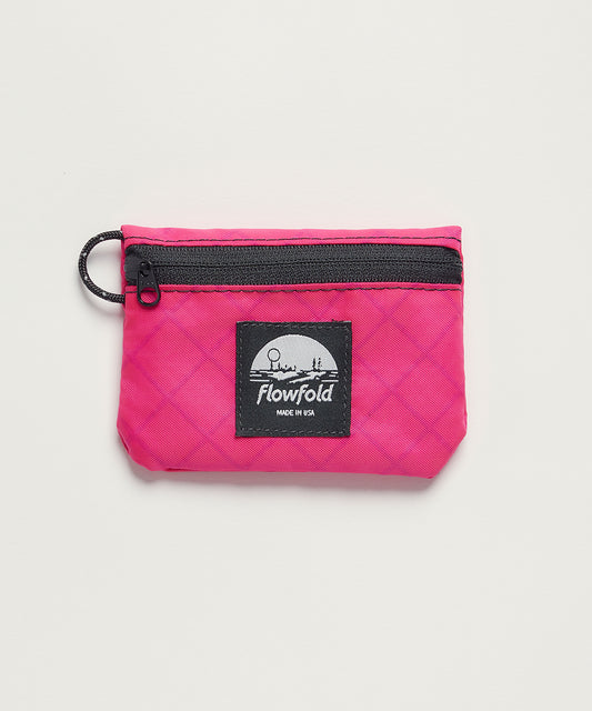 [Flowfold フローフォールド] イセンシャリスト ミニポーチ ❘ ESSENTIALIST MINI POUCH [HOT PINK]