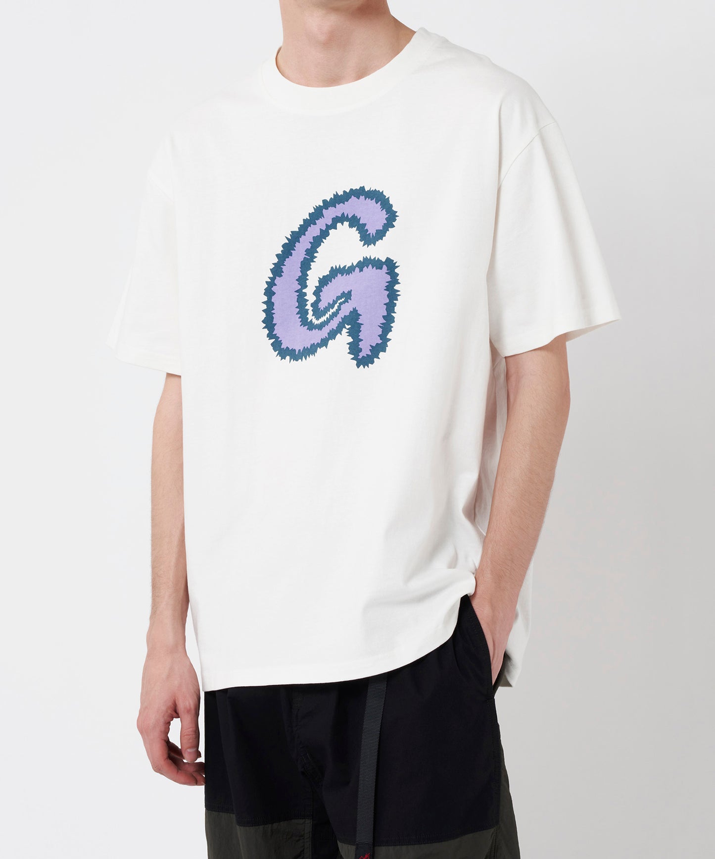 [GRAMICCI グラミチ] FUZZYG-LOGOTEE｜ファジーGロゴTシャツ